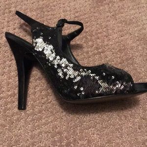 Black sequin dressy pump